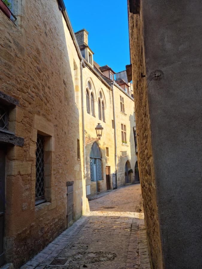 Maisonnette Au Coeur De La Cite Medievale. Sarlat